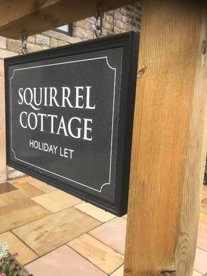Squirrel Cottage Cowling Luaran gambar